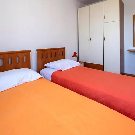 Apartment Manis Tar Porec A6 1 With 3 Nedrooms 2 Km To The Beach Apartament