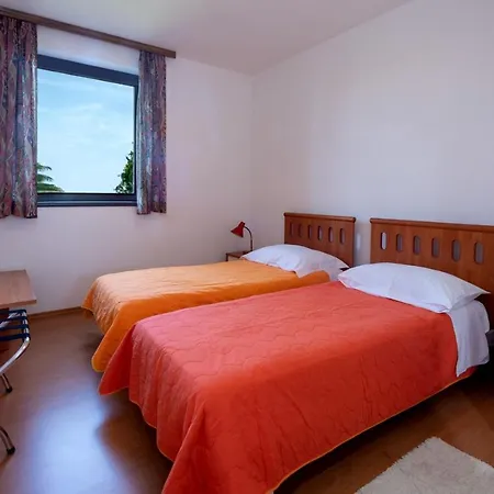 Apartament Apartment Manis Tar Porec A6 1 With 3 Nedrooms 2 Km To The Beach Tar-Vabriga