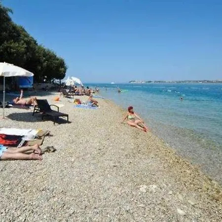 Apartment Manis Tar Porec A6 1 With 3 Nedrooms 2 Km To The Beach Apartament Tar-Vabriga