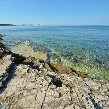 Apartment Manis Tar Porec A6 1 With 3 Nedrooms 2 Km To The Beach Apartament Tar-Vabriga