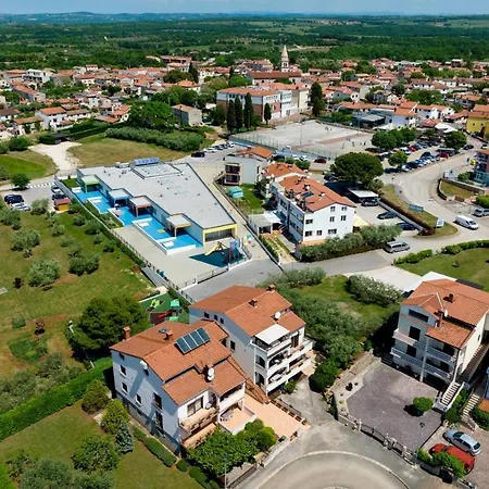 Apartment Manis Tar Porec A6 1 With 3 Nedrooms 2 Km To The Beach Tar-Vabriga