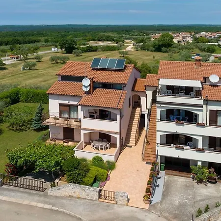 Apartment Manis Tar Porec A6 1 With 3 Nedrooms 2 Km To The Beach Tar-Vabriga