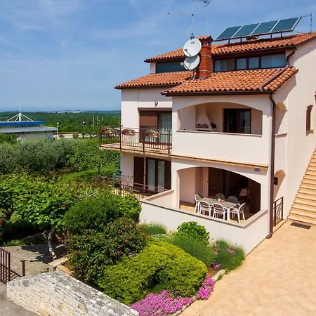 Apartment Manis Tar Porec A6 1 With 3 Nedrooms 2 Km To The Beach